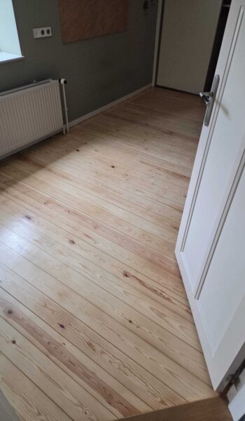 Grenen - Horst - Schuren en lakker Na grote kamer